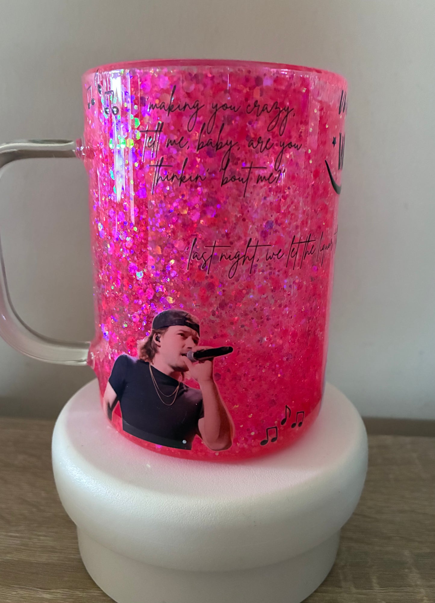 Morgan Wallen snowglobe mug