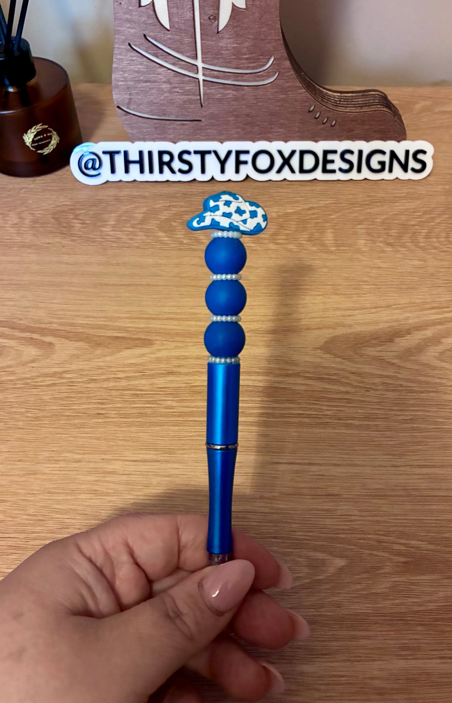Blue cowboy/cowgirl hat beaded pen