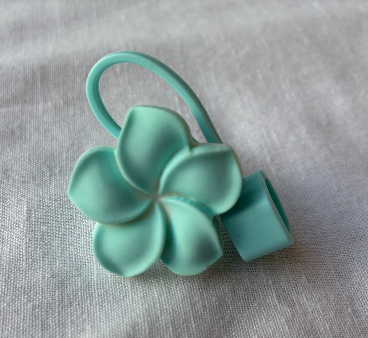 Green frangipani straw topper