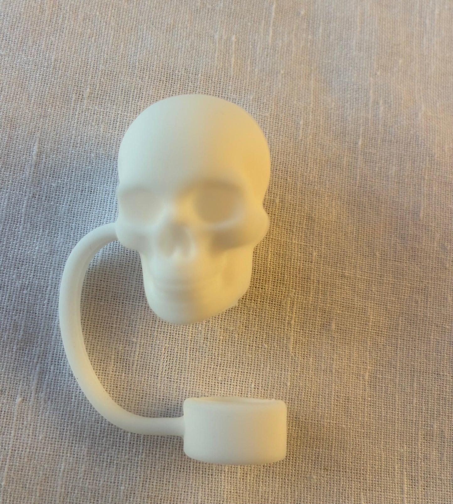 White skull straw topper
