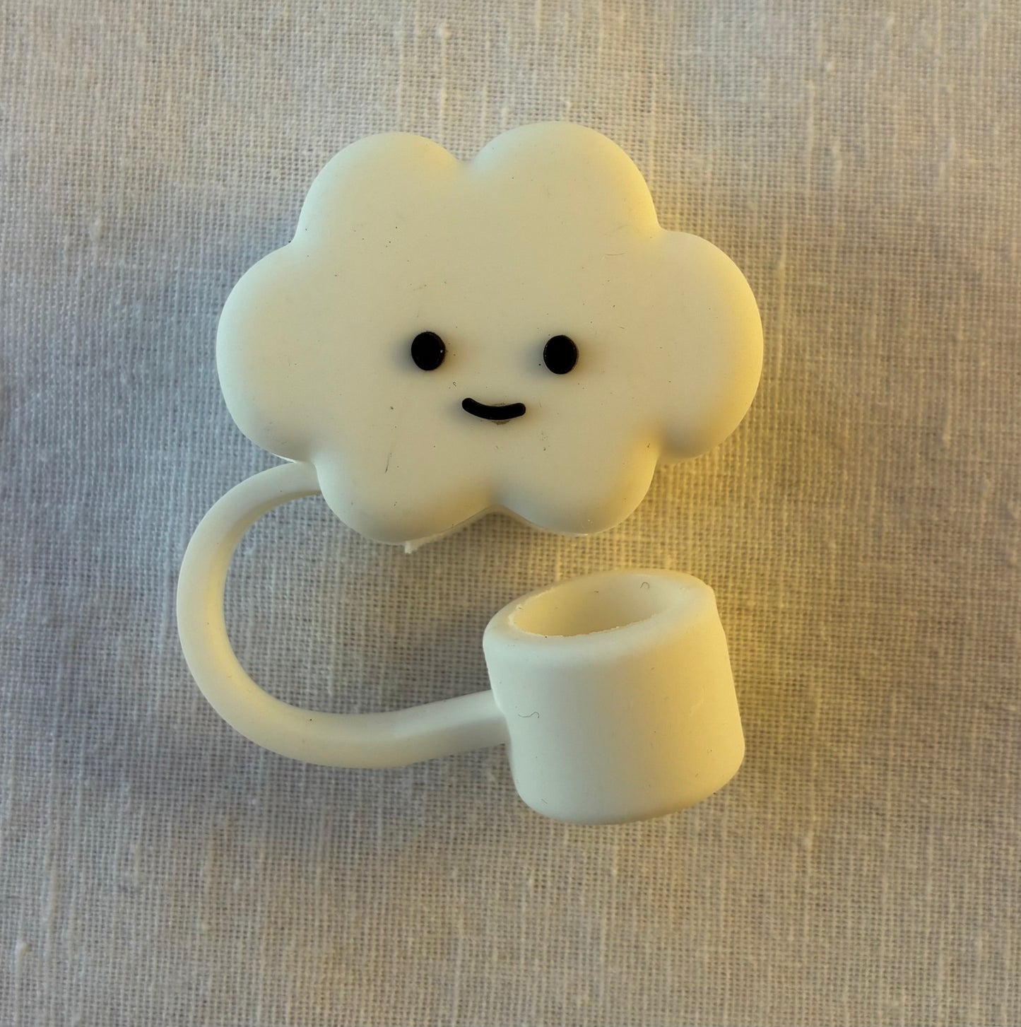 White cloud straw topper