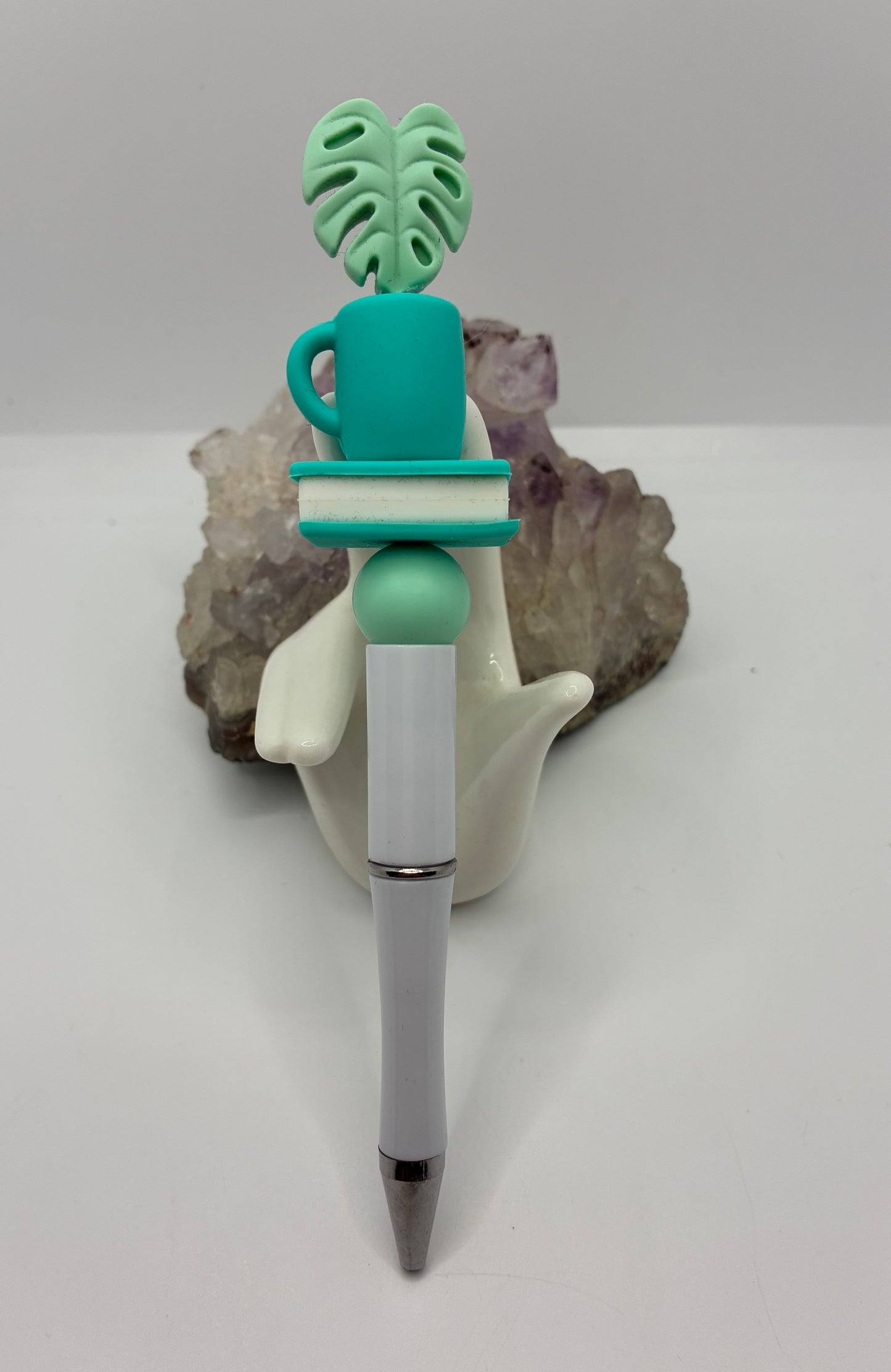Beaded green plant, book & cup pen
