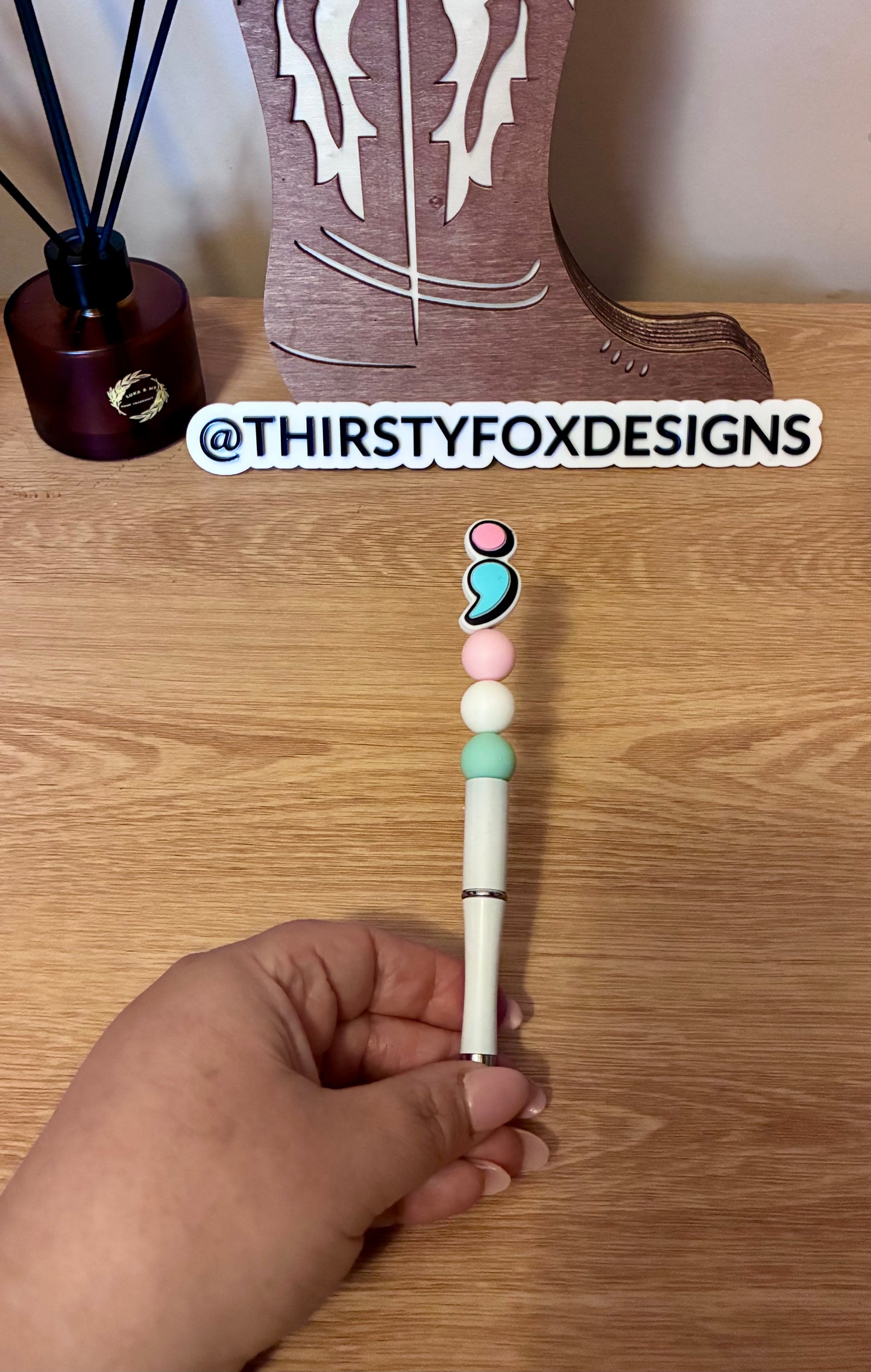 Green, pink & white mental health quote beaded pen